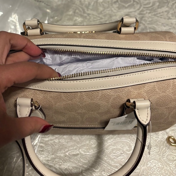 Coach Rowan Tan/Chalk NWT Never worn - Picture 5 of 7